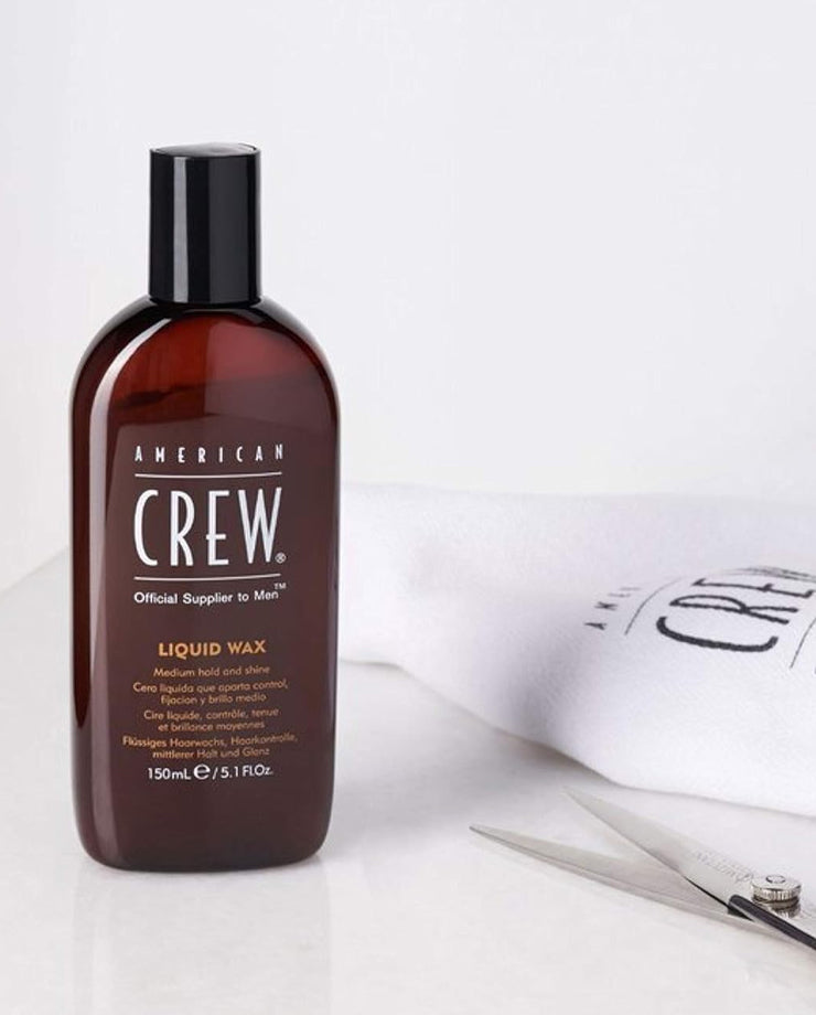 American Crew – Liquid Wax, Cera Líquida, Aporta Textura, Definición y Control, Fijación y Brillo Medio, Acabado Flexible y Duradero, para Todo Tipo de Cabello, para Hombres – 150 ml